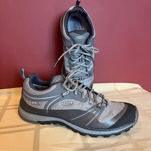KEEN Terradora women’s waterproof hiking shoes size 9 gray